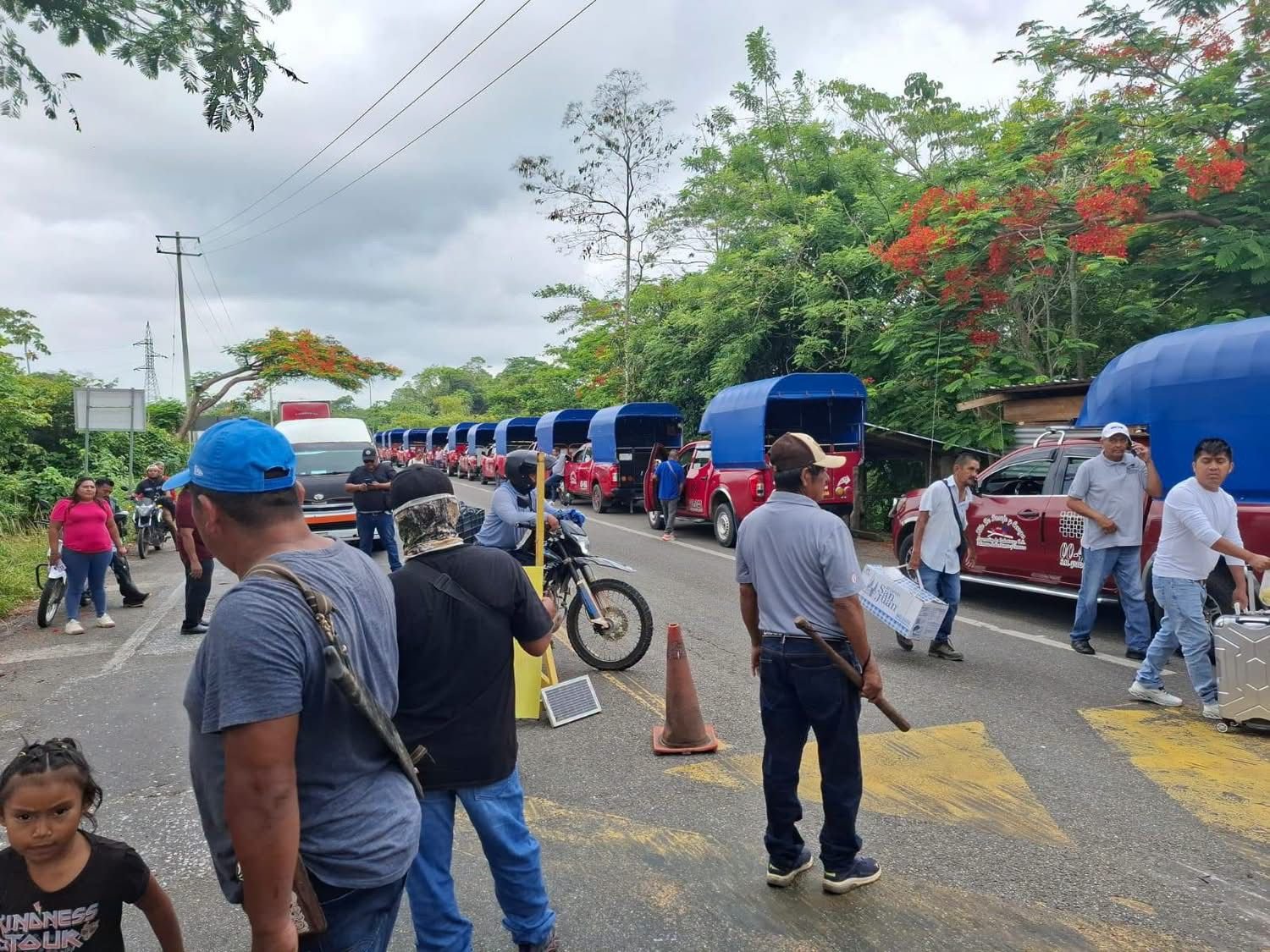 𝗠𝗮𝗻𝘁𝗶𝗲𝗻𝗲𝗻 𝗽𝗼𝗯𝗹𝗮𝗱𝗼𝗿𝗲𝘀 𝗱𝗲 𝗦𝗮𝗻 𝗝𝘂𝗮𝗻 𝗠𝗮𝘇𝗮𝘁𝗹á𝗻 𝗠𝗶𝘅𝗲𝘀 𝗯𝗹𝗼𝗾𝘂𝗲𝗼 𝗵𝗮𝗰𝗶𝗮 𝗩𝗲𝗿𝗮𝗰𝗿𝘂𝘇
