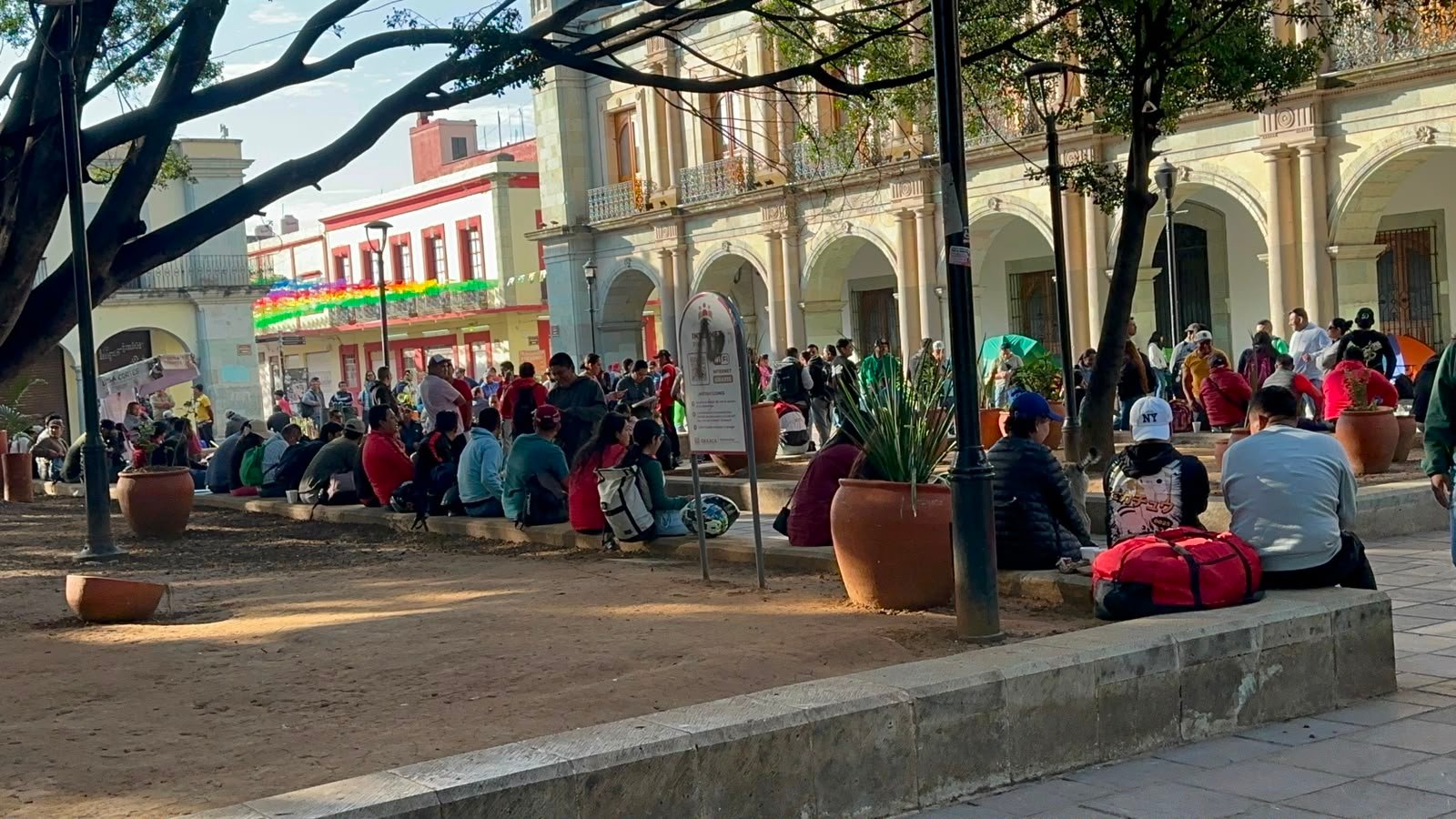 𝗠𝗮𝗲𝘀𝘁𝗿𝗼𝘀 𝗱𝗲 𝗘𝗱𝘂𝗰𝗮𝗰𝗶ó𝗻 𝗙í𝘀𝗶𝗰𝗮 𝘀𝗲 𝗶𝗻𝘀𝘁𝗮𝗹𝗮𝗻 𝗲𝗻 𝗽𝗹𝗮𝗻𝘁ó𝗻 𝗲𝗻 𝗲𝗹 𝗣𝗮𝗹𝗮𝗰𝗶𝗼 𝗱𝗲 𝗚𝗼𝗯𝗶𝗲𝗿𝗻𝗼