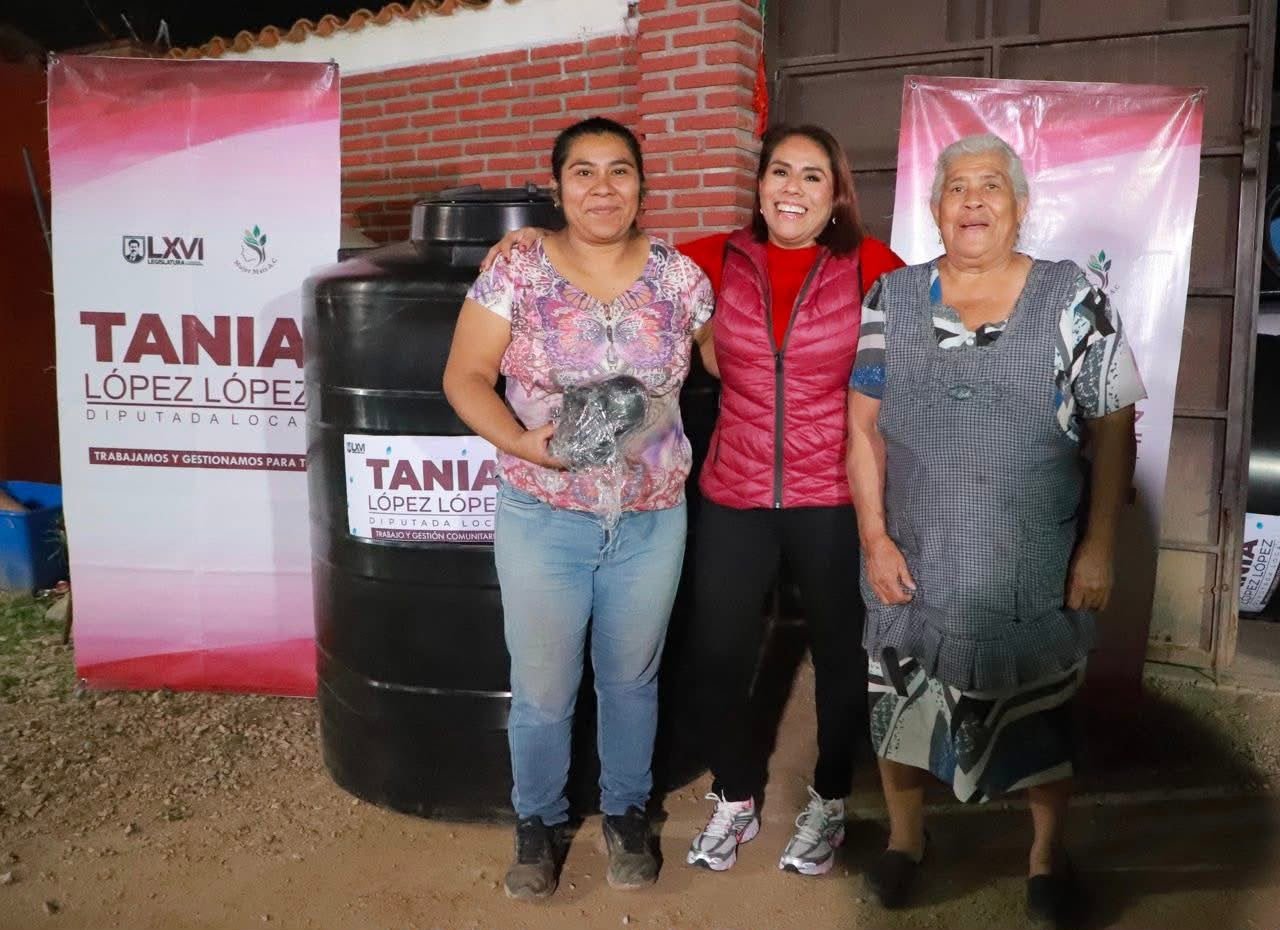 𝗧𝗮𝗻𝗶𝗮 𝗟ó𝗽𝗲𝘇 𝗲𝗻𝘁𝗿𝗲𝗴𝗮 𝘁𝗶𝗻𝗮𝗰𝗼𝘀 𝗴𝗿𝗮𝘁𝘂𝗶𝘁𝗼𝘀 𝗮 𝗳𝗮𝗺𝗶𝗹𝗶𝗮𝘀 𝗱𝗲 𝗫𝗼𝘅𝗼𝗰𝗼𝘁𝗹á𝗻