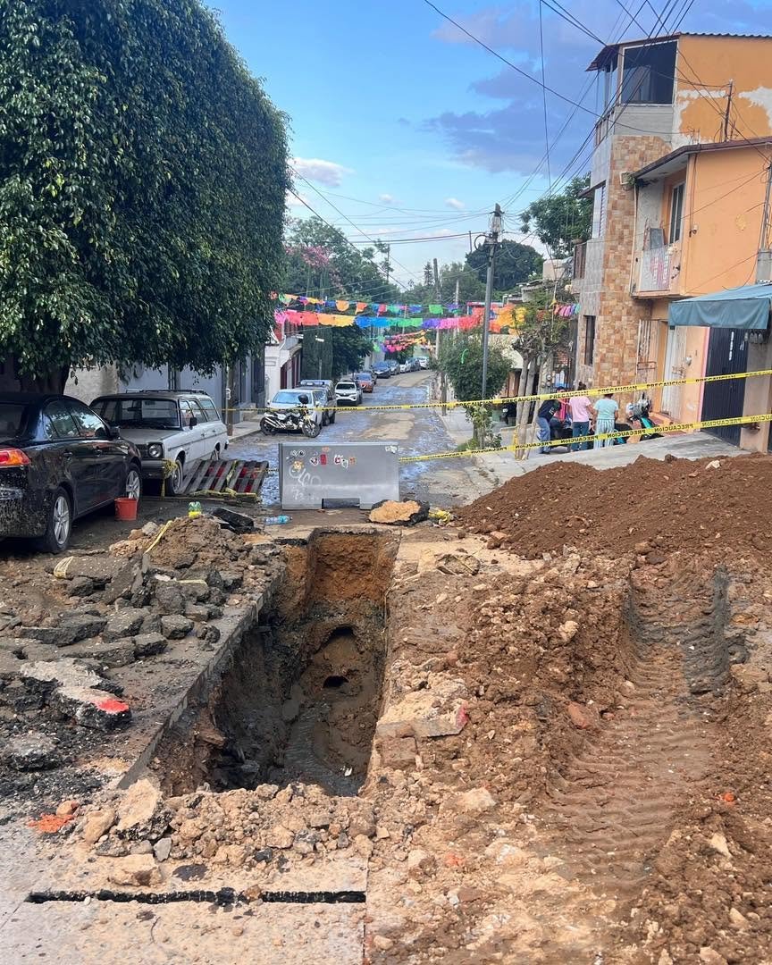 𝗔𝘁𝗶𝗲𝗻𝗱𝗲𝗻 𝘀𝗼𝗰𝗮𝘃ó𝗻 𝗲𝗻 𝗹𝗮 𝗰𝗮𝗹𝗹𝗲 𝗚𝗲𝗻𝗮𝗿𝗼 𝗩á𝘇𝗾𝘂𝗲𝘇 𝗲𝗻 𝗢𝗮𝘅𝗮𝗰𝗮 𝗱𝗲 𝗝𝘂á𝗿𝗲𝘇