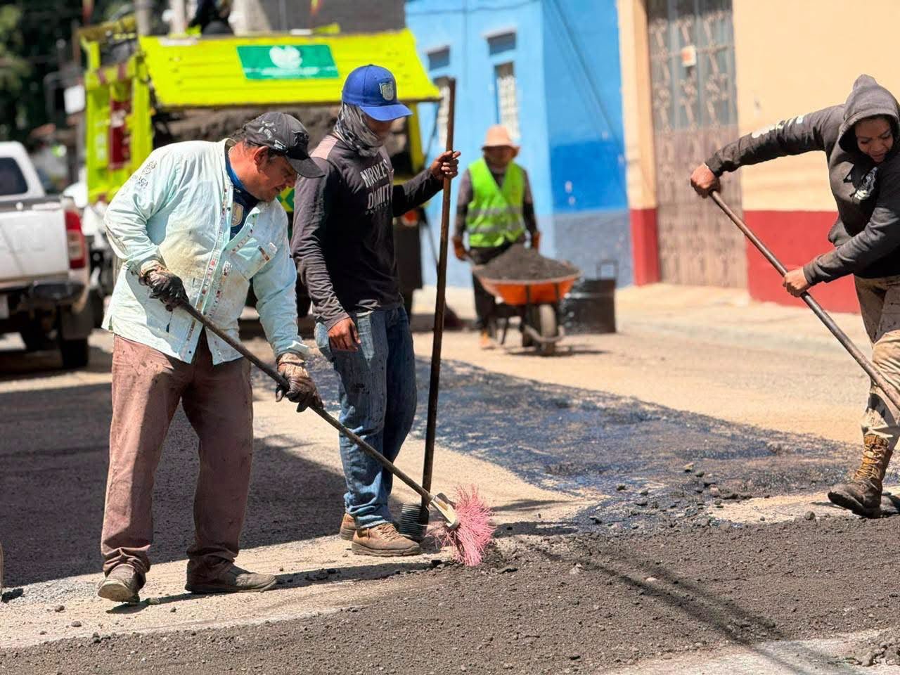 𝗧𝗮𝗰𝗵𝗲 𝗮𝗹 𝗕𝗮𝗰𝗵𝗲 𝗹𝗹𝗲𝗴𝗮 𝗮 𝗹𝗮 𝗰𝗮𝗹𝗹𝗲 𝗩𝗲𝗴𝗮 𝗲𝗻 𝗢𝗮𝘅𝗮𝗰𝗮 𝗱𝗲 𝗝𝘂á𝗿𝗲𝘇
