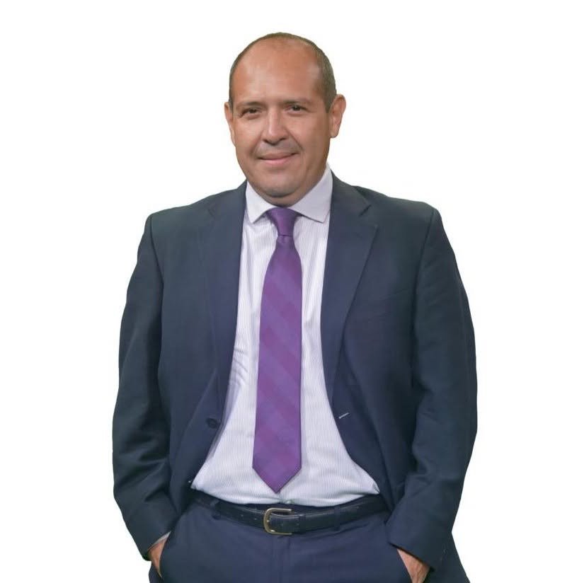 𝗔𝘀𝗲𝘀𝗶𝗻𝗮𝗻 𝗮𝗹 𝗰𝗼𝗺𝘂𝗻𝗶𝗰𝗮𝗱𝗼𝗿 𝗔𝗹𝗲𝗷𝗮𝗻𝗱𝗿𝗼 𝗟𝗲𝘆𝘃𝗮 𝗔𝗴𝘂𝗶𝗹𝗮𝗿 𝗲𝗻 𝗢𝗮𝘅𝗮𝗰𝗮