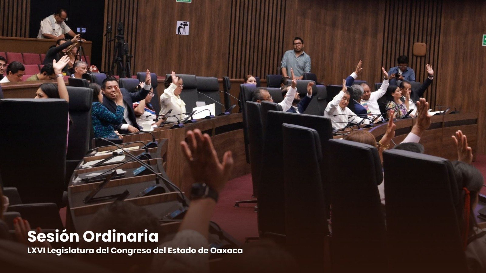 𝗖𝗼𝗻𝗴𝗿𝗲𝘀𝗼 𝗱𝗲 𝗢𝗮𝘅𝗮𝗰𝗮 𝗮𝗽𝗿𝘂𝗲𝗯𝗮 𝗿𝗲𝗳𝗼𝗿𝗺𝗮 𝗽𝗮𝗿𝗮 𝗽𝗿𝗼𝘁𝗲𝗴𝗲𝗿 𝗮 𝗲𝘀𝘁𝘂𝗱𝗶𝗮𝗻𝘁𝗲𝘀 𝗲𝗻 𝘀𝗲𝗿𝘃𝗶𝗰𝗶𝗼 𝘀𝗼𝗰𝗶𝗮𝗹 𝘆 𝗽𝗿á𝗰𝘁𝗶𝗰𝗮𝘀 𝗽𝗿𝗼𝗳𝗲𝘀𝗶𝗼𝗻𝗮𝗹𝗲𝘀