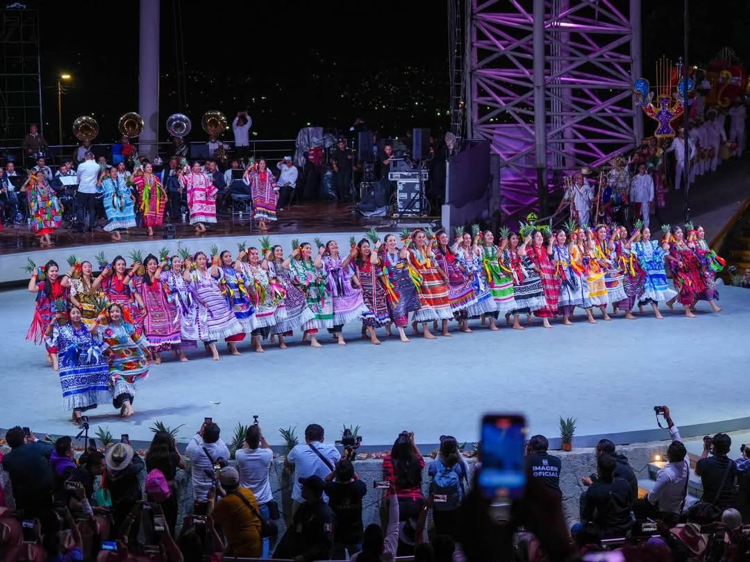 𝗔𝗻𝘁𝗼𝗻𝗶𝗻𝗼 𝗠𝗼𝗿𝗮𝗹𝗲𝘀 𝗱𝗲𝘀𝘁𝗮𝗰𝗮 𝗹𝗮 𝗴𝗿𝗮𝗻𝗱𝗲𝘇𝗮 𝗰𝘂𝗹𝘁𝘂𝗿𝗮𝗹 𝗱𝗲 𝗢𝗮𝘅𝗮𝗰𝗮 𝗲𝗻 𝗹𝗮 𝗚𝘂𝗲𝗹𝗮𝗴𝘂𝗲𝘁𝘇𝗮 𝟮𝟬𝟮𝟲