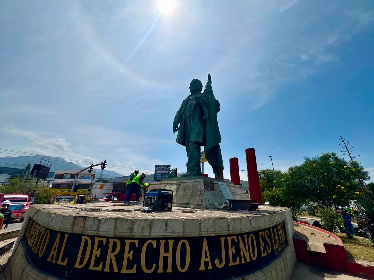 𝗜𝗻𝗶𝗰𝗶𝗮 𝗰𝗼𝗻𝘀𝘁𝗿𝘂𝗰𝗰𝗶ó𝗻 𝗱𝗲𝗹 𝗣𝗮𝘀𝗼 𝗮 𝗗𝗲𝘀𝗻𝗶𝘃𝗲𝗹 𝗠𝗼𝗻𝘂𝗺𝗲𝗻𝘁𝗼 𝗮 𝗝𝘂á𝗿𝗲𝘇 𝗲𝗻 𝗩𝗶𝗴𝘂𝗲𝗿𝗮