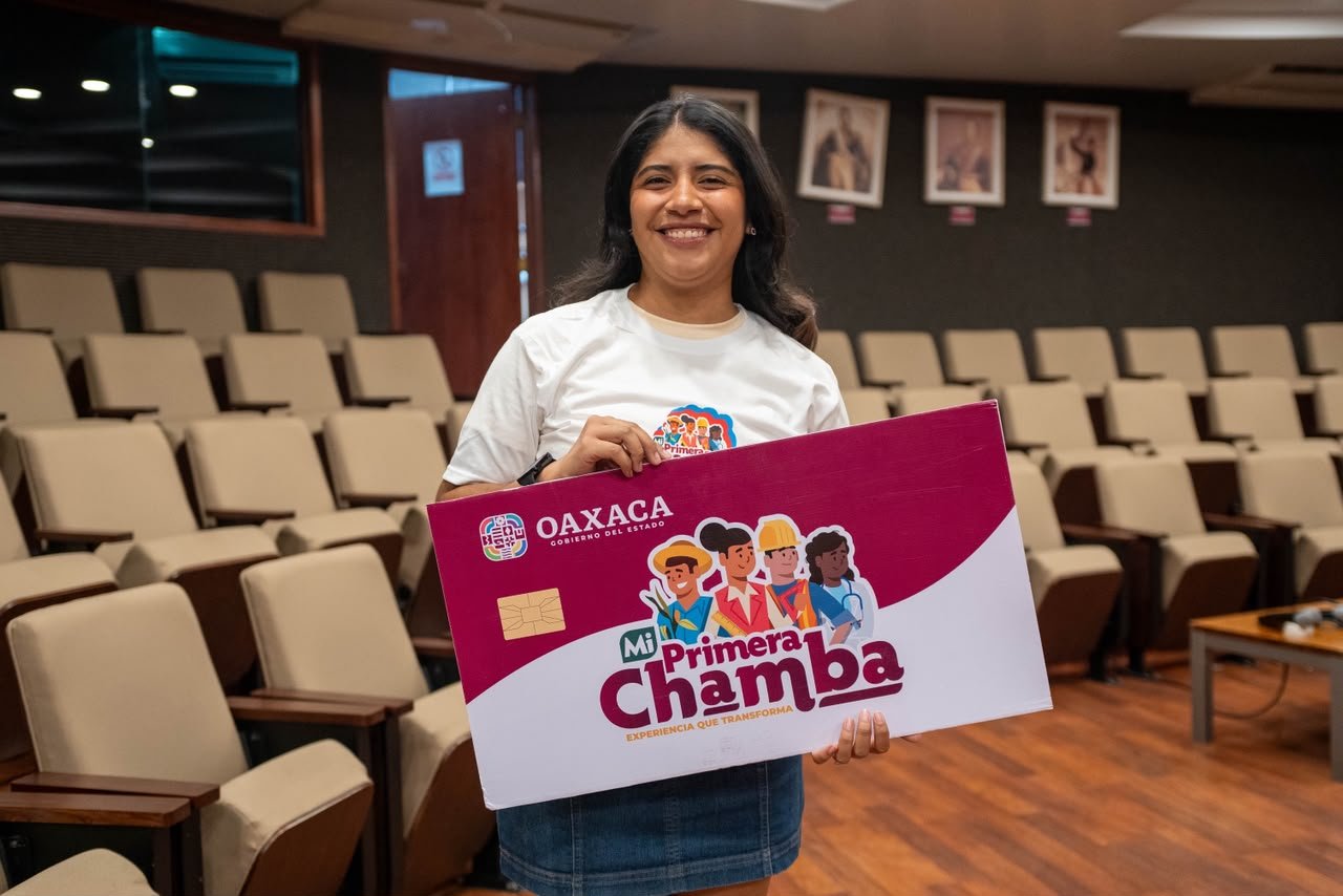 Mi Primera Chamba entrega apoyos por 108 mil pesos para abrir experiencia laboral a jóvenes de Oaxaca