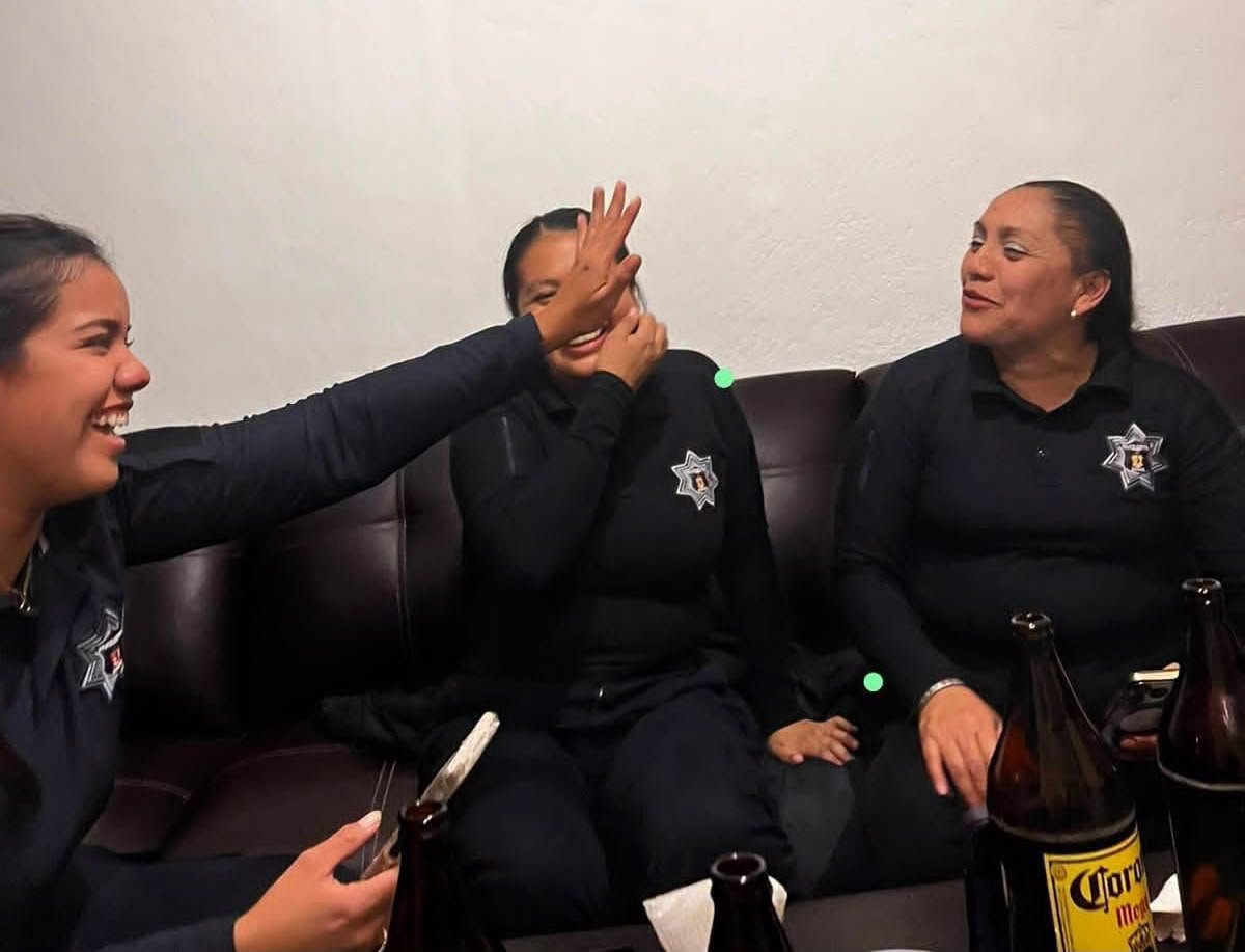 Surgen nuevas imágenes de policías estatales consumiendo alcohol; investigarán a las involucradas