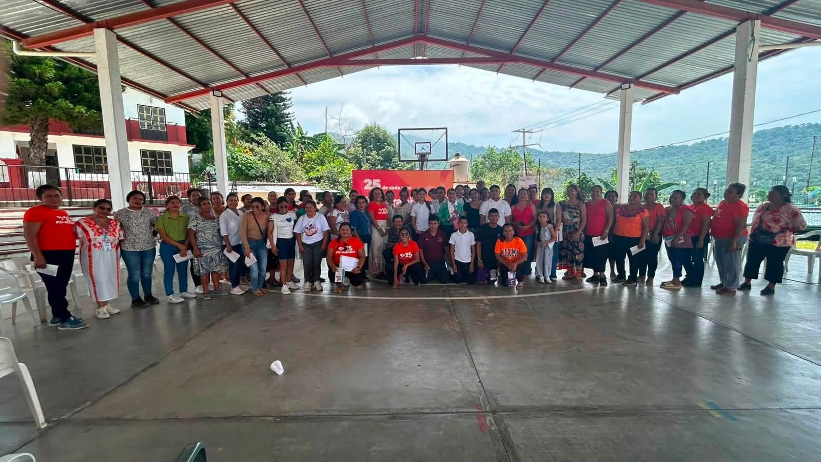 Peñas Negras reúne a mujeres y familias para hablar de violencia, derechos y autonomía económica