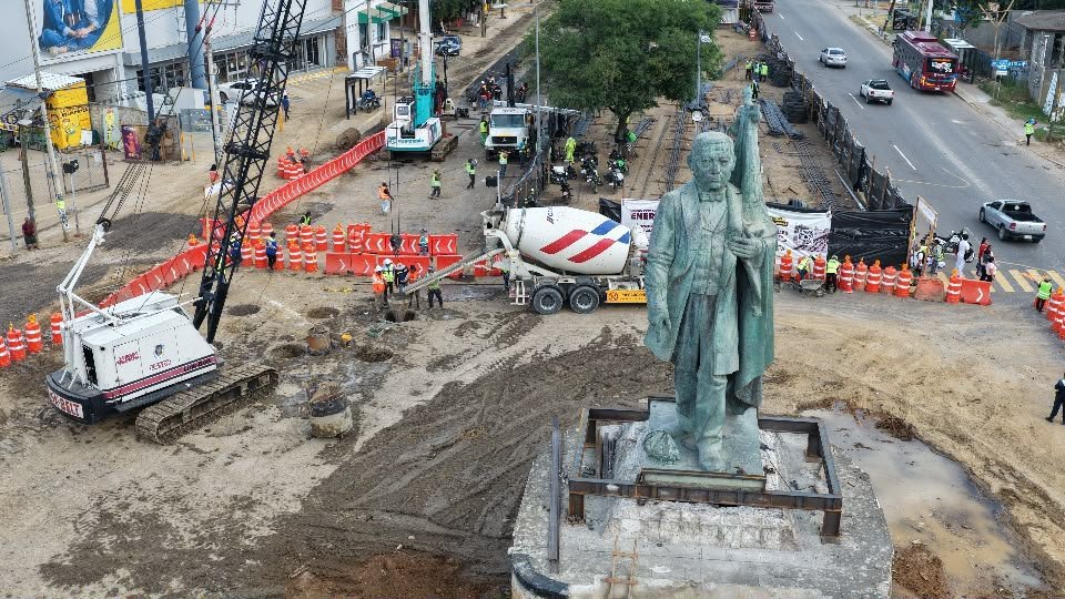 Colocan concreto en cimentación profunda del Paso a Desnivel Monumento a Juárez