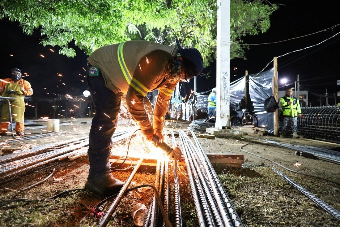 Más de 90 trabajadores avanzan en cimentación del distribuidor vial de Viguera