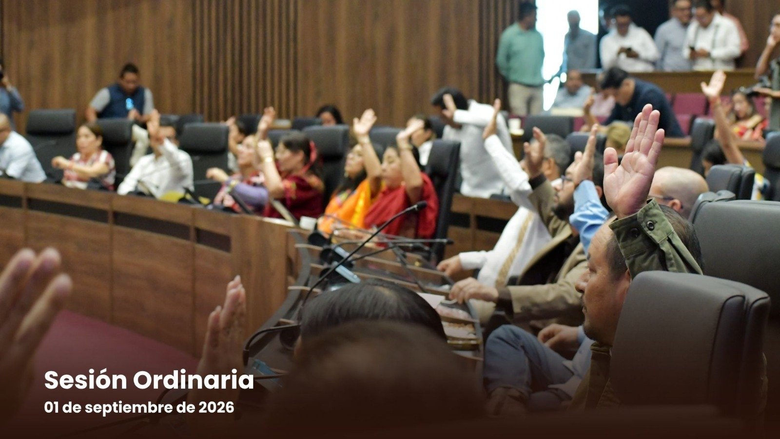 Congreso pide frenar cobros de estacionamiento en plazas y supermercados de Oaxaca
