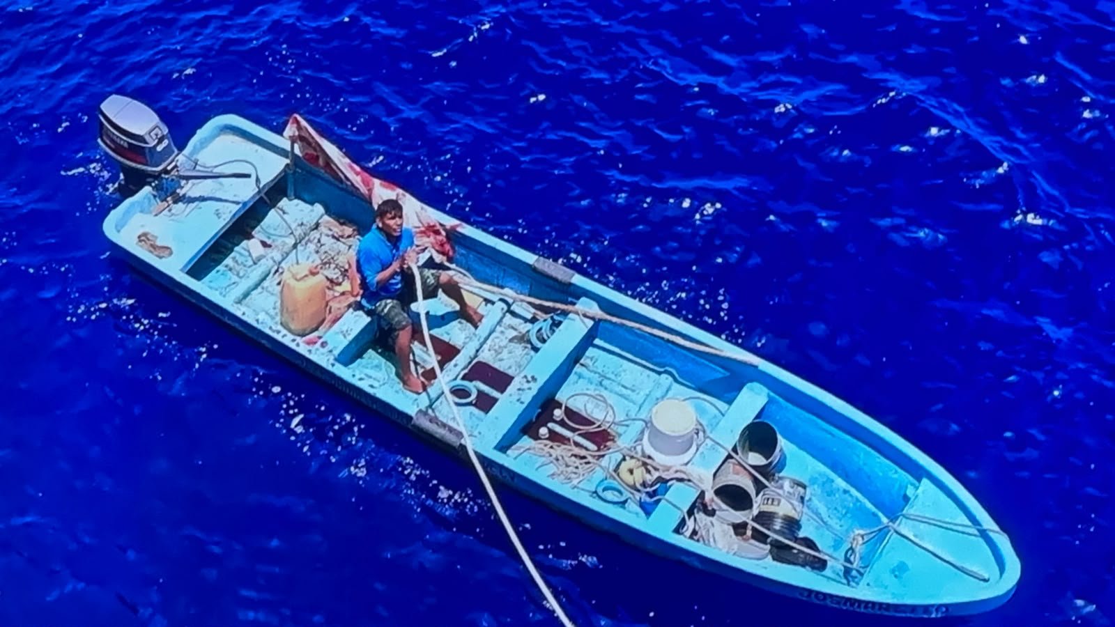 Localizaron al pescador Héctor Márquez en altamar, pero no fue rescatado; continúa desaparecido