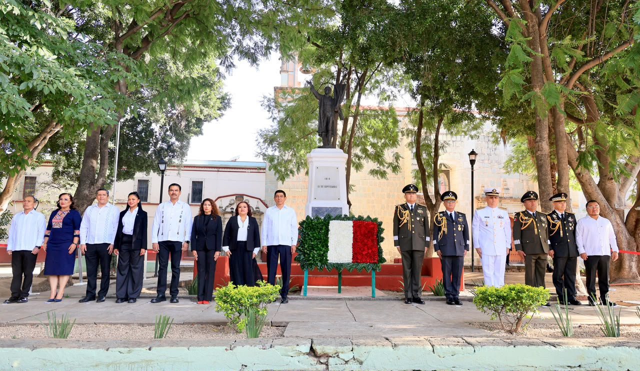▪︎ Autoridades estatales y municipales rindieron homenaje al iniciador del movimiento insurgente en el Paseo Juárez El Llano.