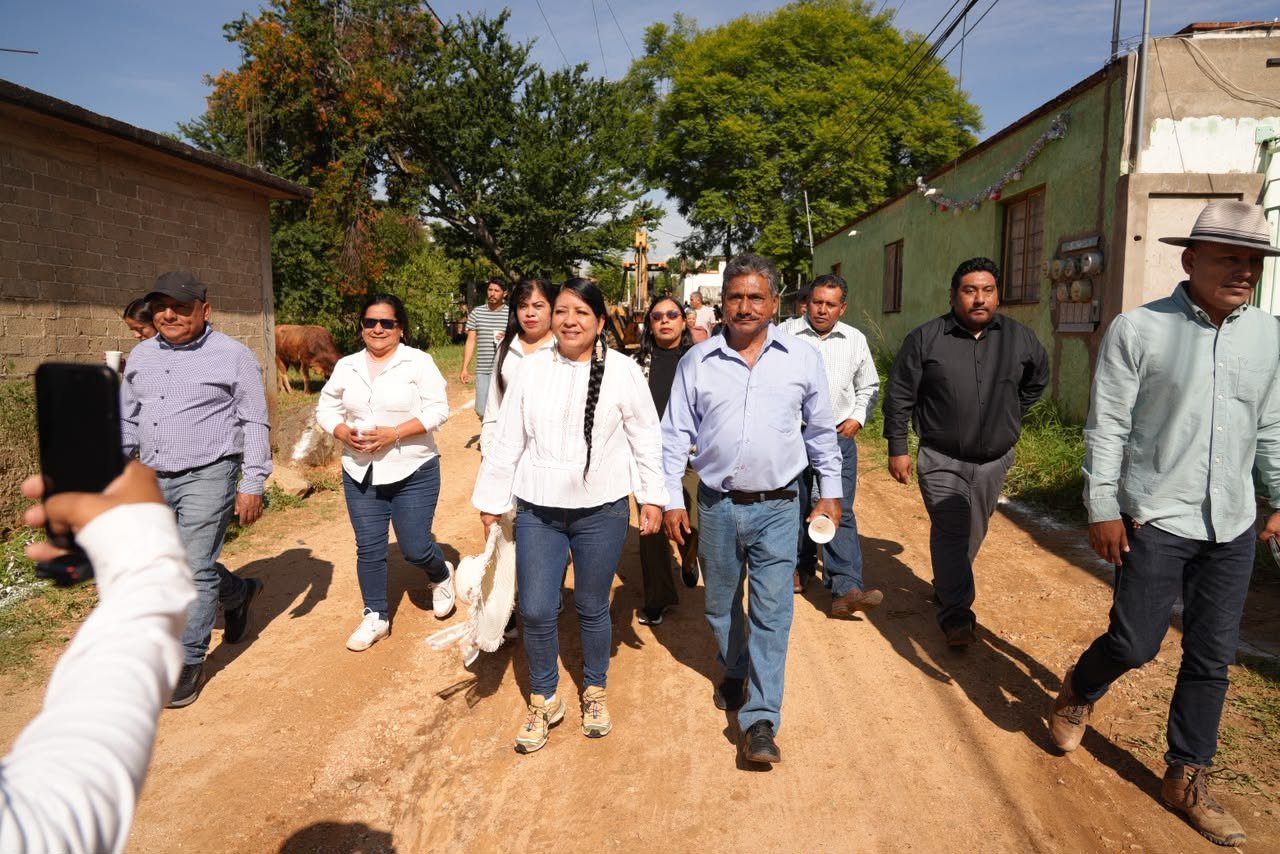 Nancy Benítez inicia tres nuevas obras de pavimentación en Xoxocotlán