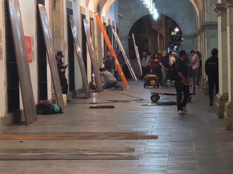 Blindan Palacio de Gobierno en Oaxaca ante marcha del 2 de octubre