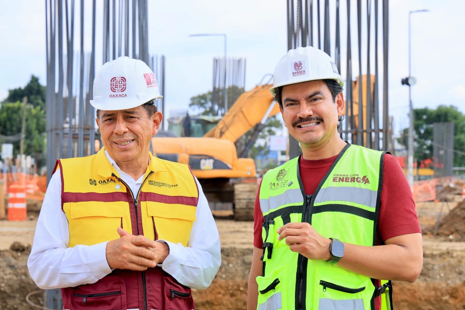 Salomón Jara y Ray Chagoya supervisan construcción del paso a desnivel de Viguera