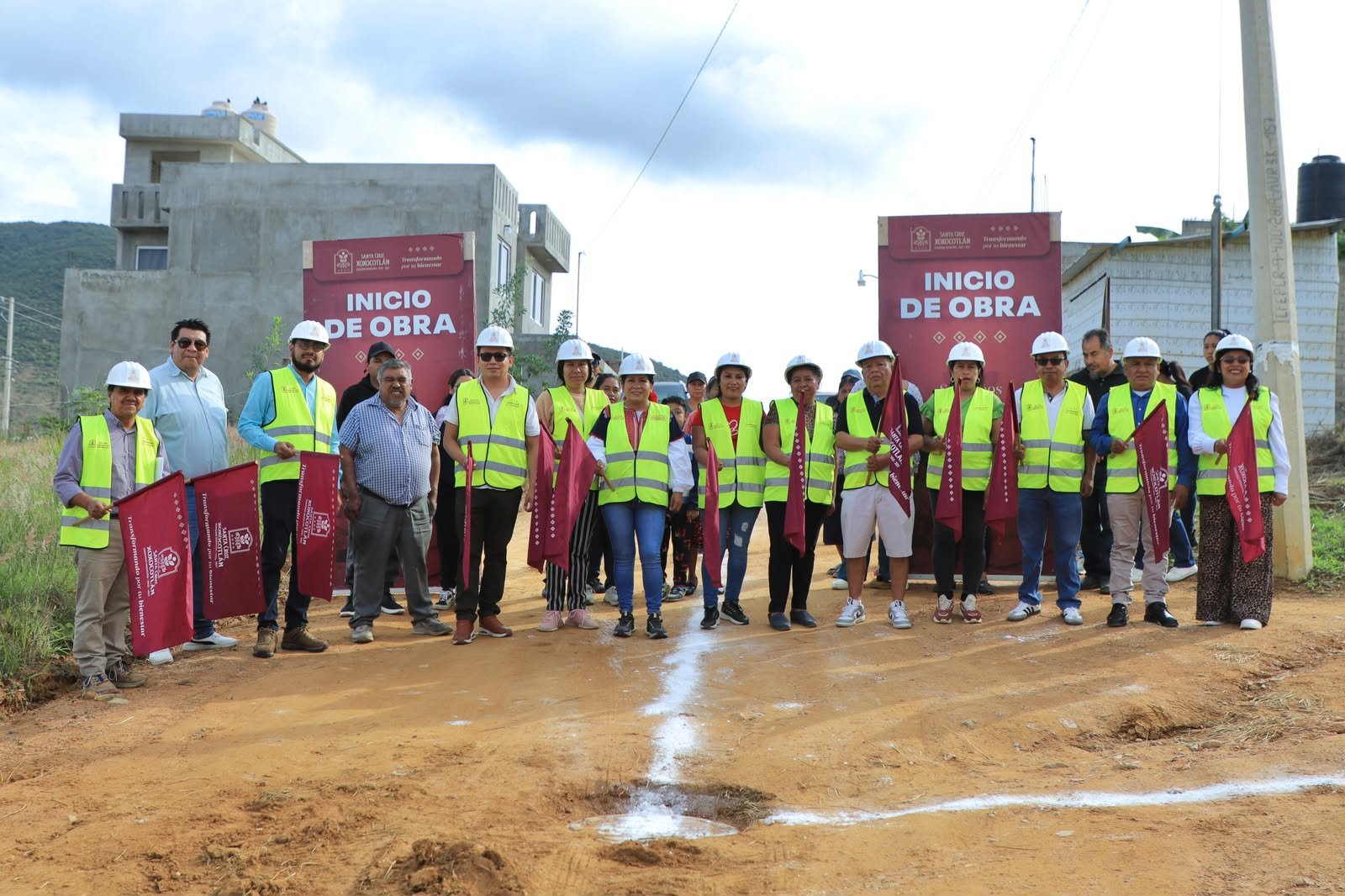 Arrancan tres obras de drenaje y pavimentación en colonias de Xoxocotlán