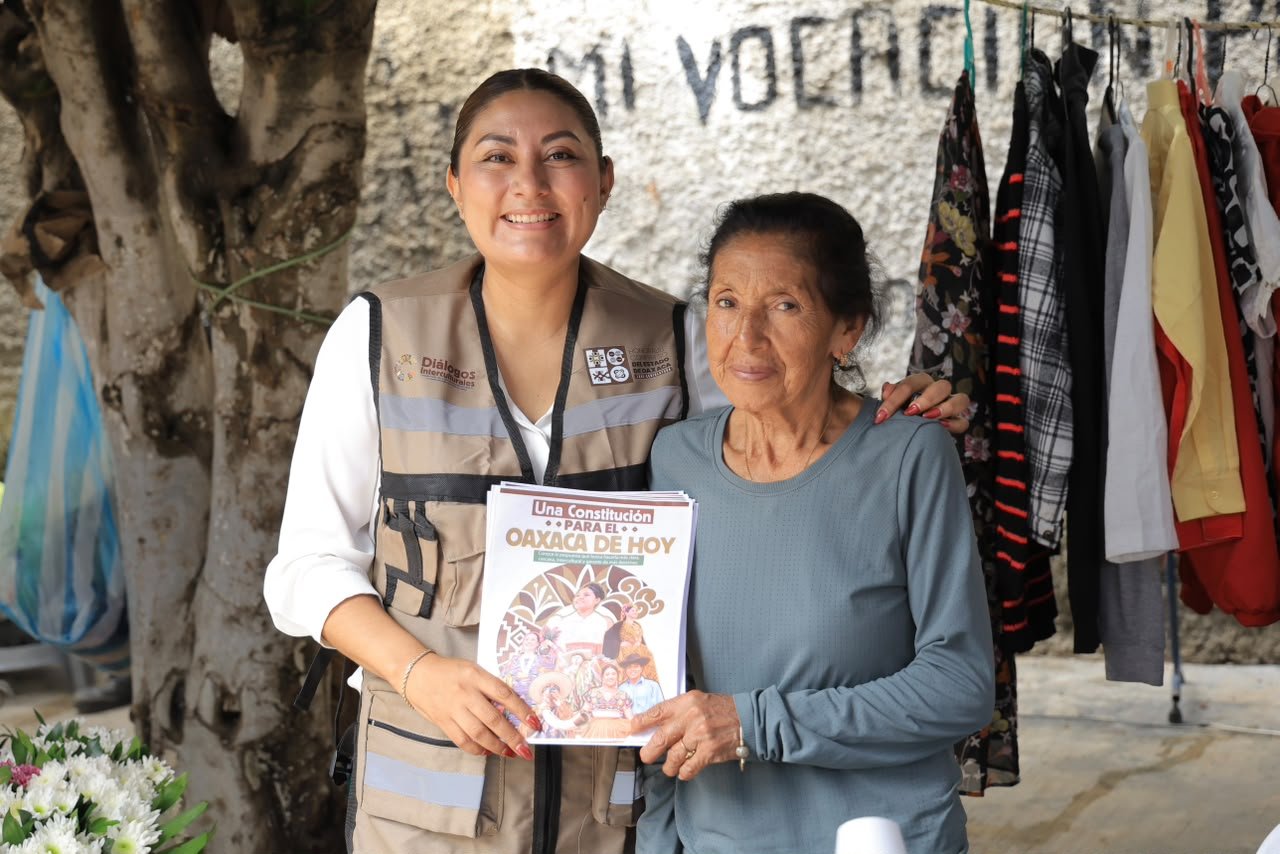 Daniela Taurino recorre el Distrito XII para informar sobre la nueva Constitución de Oaxaca