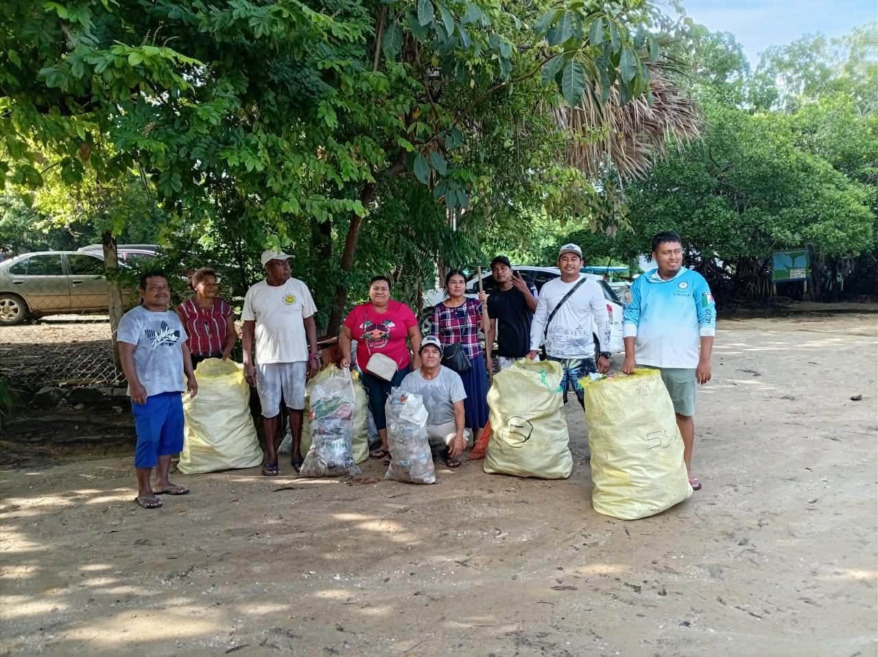 Realizan tequio en embarcaderos de El Zapotalito y Banco de Piedra para recibir la Guelaguetza Afro