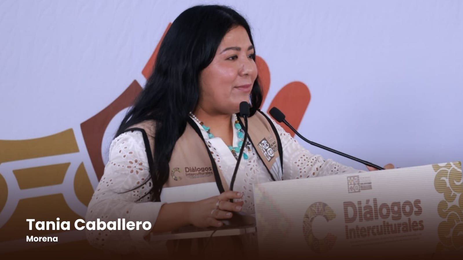 Tania Caballero lleva a la Costa de Oaxaca información sobre la reforma constitucional