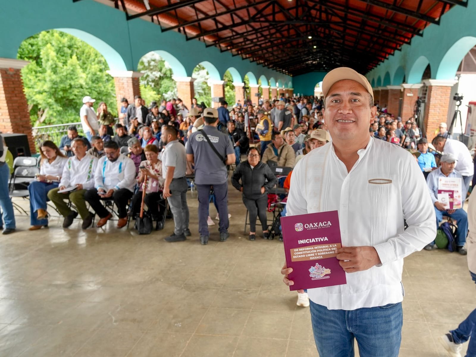 Nino Morales llama a participar en la reforma integral de la Constitución de Oaxaca