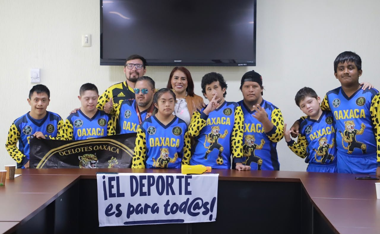 Tania López brinda apoyo económico a Ocelotes para participar en torneo nacional de fútbol inclusivo
